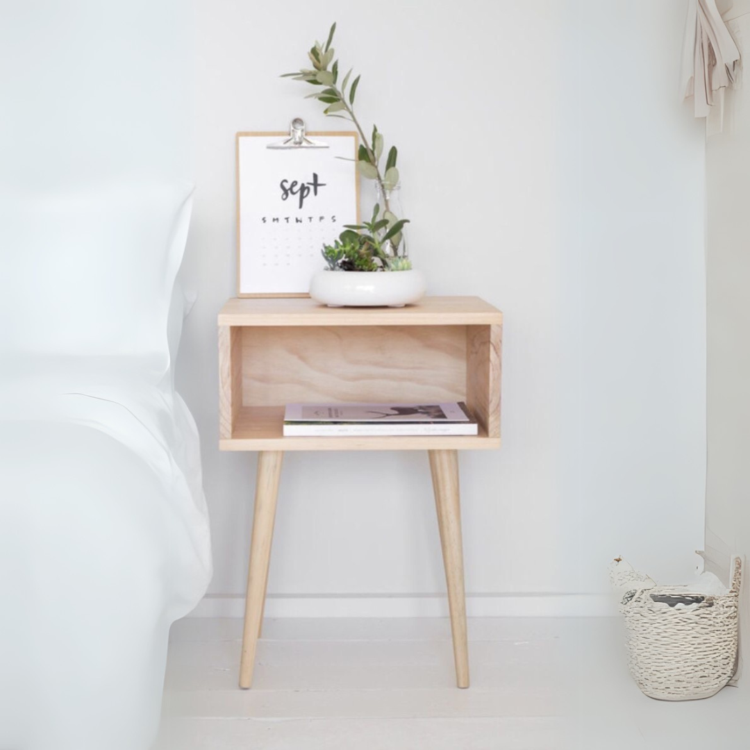 Compact Commode – Wooden, 40x40cm
