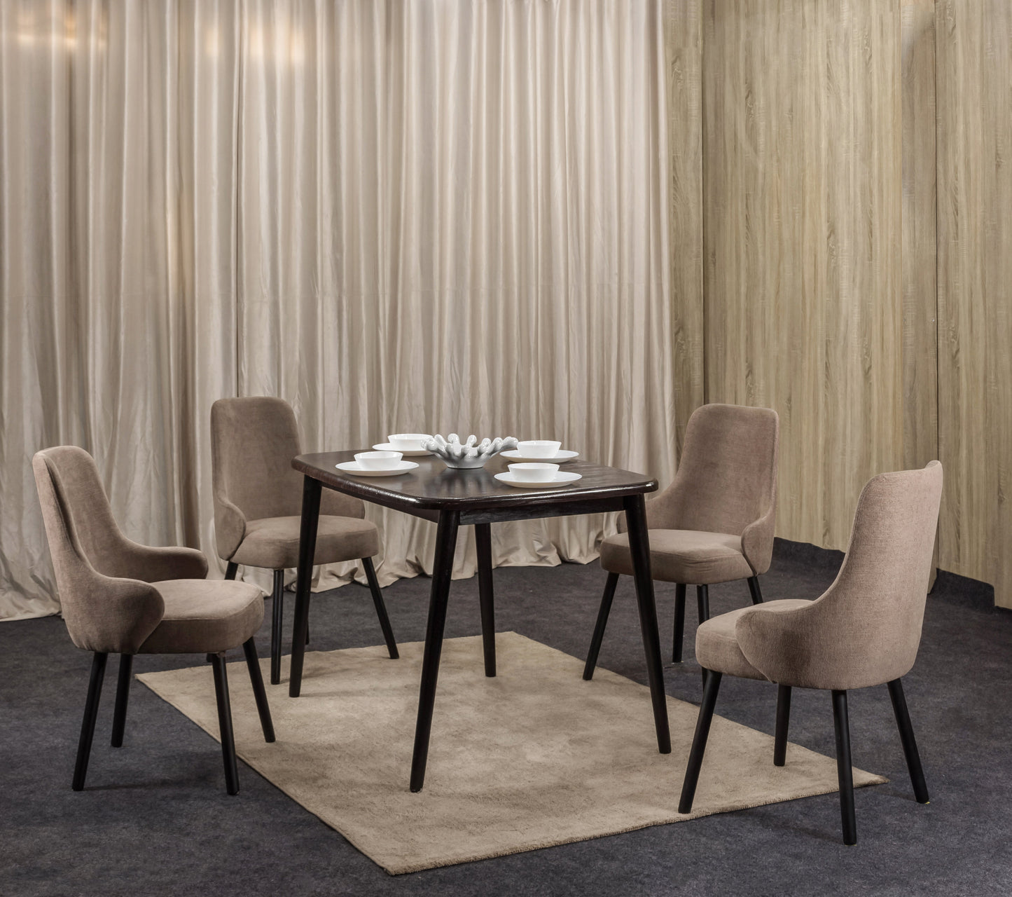 4-Seater Dining Table – Linen Chairs, 90x90cm